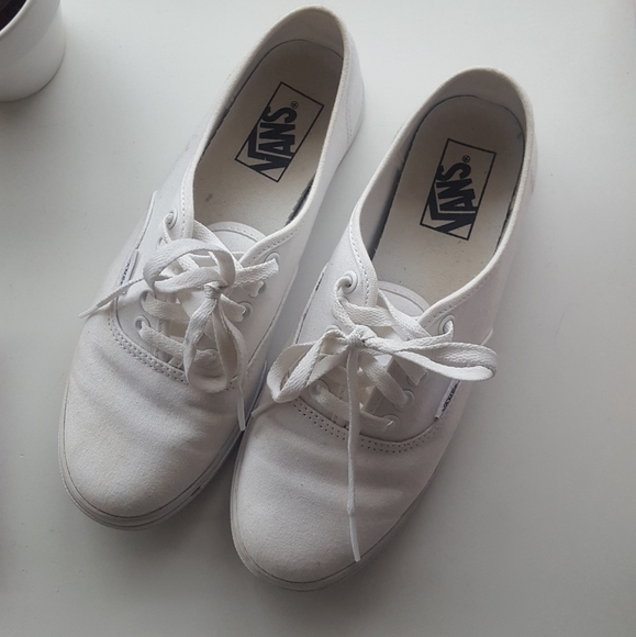 Vans Shoes - Vans white canvas guc size 8 shoes